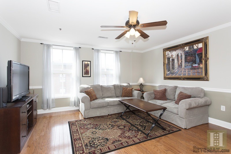 2 bedroom Apartment For Sale: 812 GRAND..