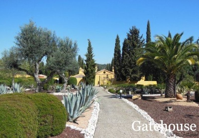 Algarve Rustic Hotel For Sale in Sao..