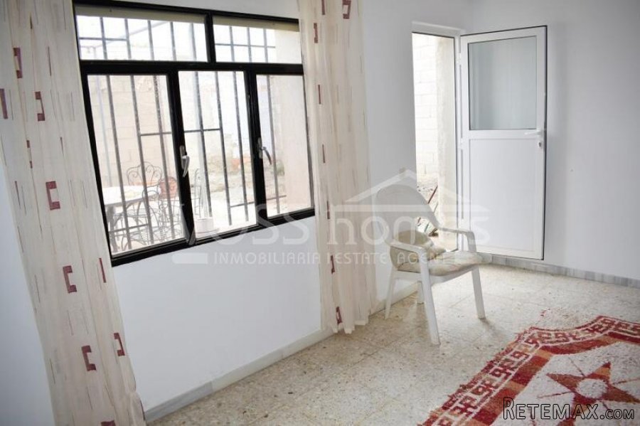 A spacious, light & airey, 3 / 4 bed, 1.5 bath semi.. - 20