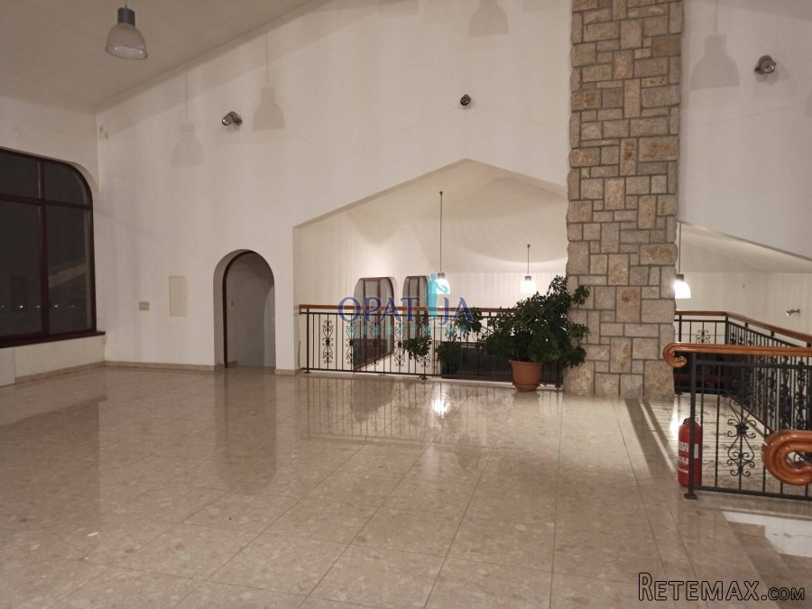 Kostrena, iznajmljuje se poslovni prostor, 600 m2 - 2