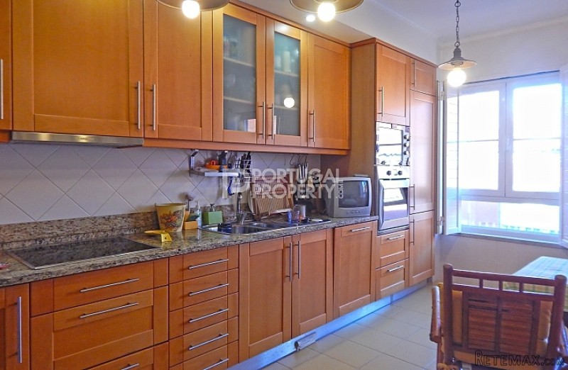 Spacious Duplex Apartment in Lisbon - 2