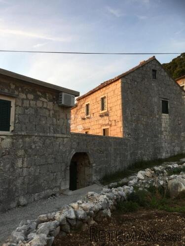 PODGORA - Autentična kamena kuća 157m + vrt