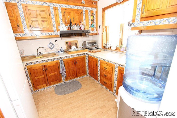 This traditional 5-bedroom villa is located in Las.. - 4