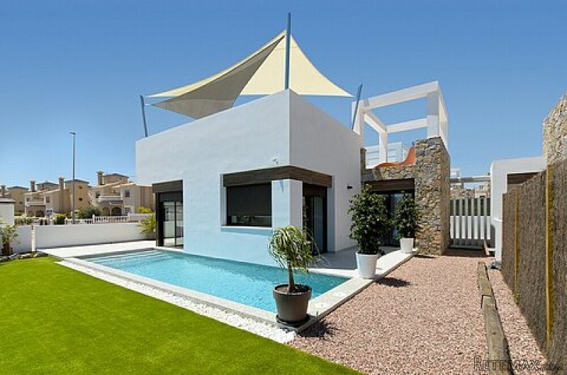 STUNNING 2 BED DETACHED VILLA WITH..
