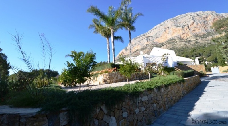 4 Bedroom Luxury New Construction Villa..