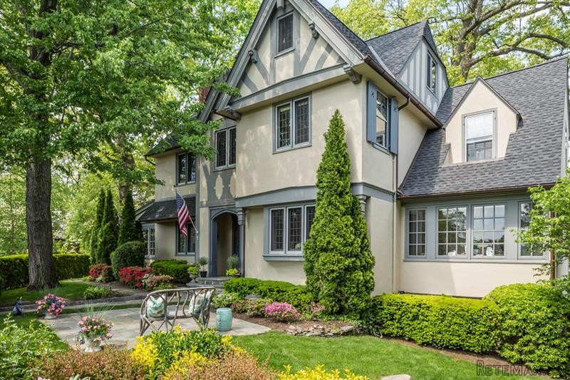 4 bedroom House For Sale: 3 Merriam..