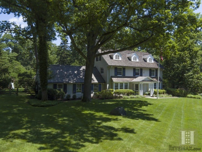 6 bedroom House For Sale: 101 OVAL..