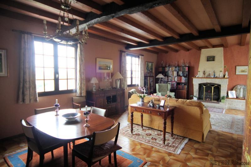 Well Presented Split-Level Property.. - 2