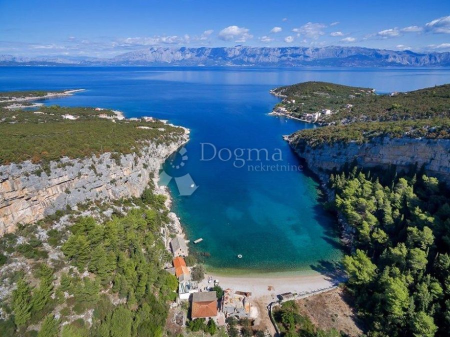 HVAR- građevinsko zemljište 1. red do mora, Uvala Pokrivenik - 4