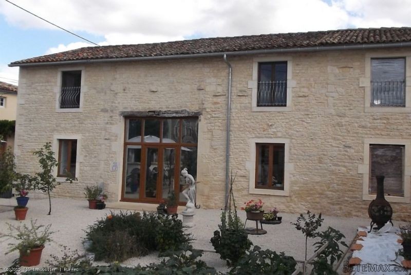 Stunning 3 bed barn conversion with a..