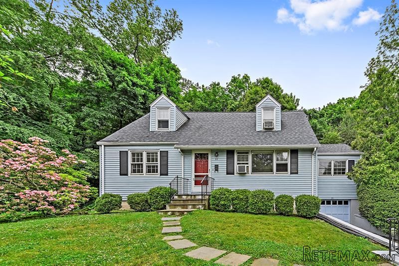 4 bedroom House For Sale: 80 Poillon..