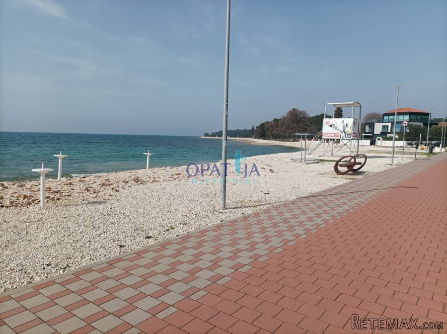 Fažana, prekrasan apartman u prvom redu do mora!