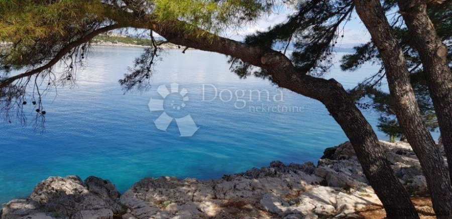 HVAR- građevinsko zemljište 1. red do mora, Uvala Pokrivenik - 9