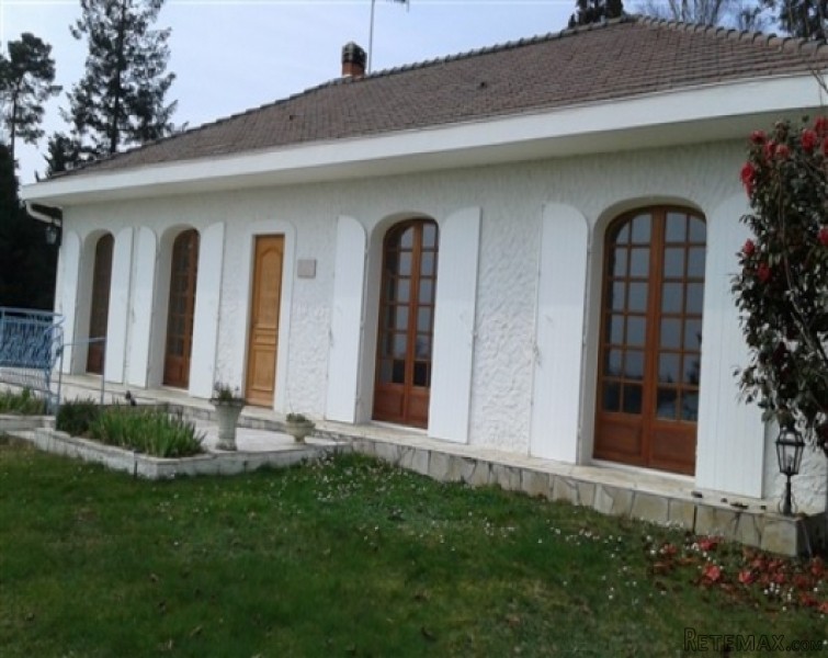 Villa, pool & tennis court with views.. - 2