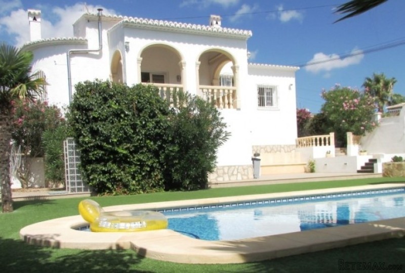 V1623 - Lovely Villa For Sale In Les..