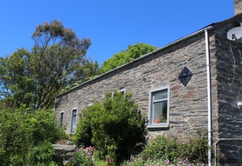 Old School House, Grenaby