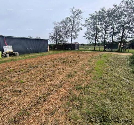 Prodaja- građevinsko zemljište s idejnim projektom u b..