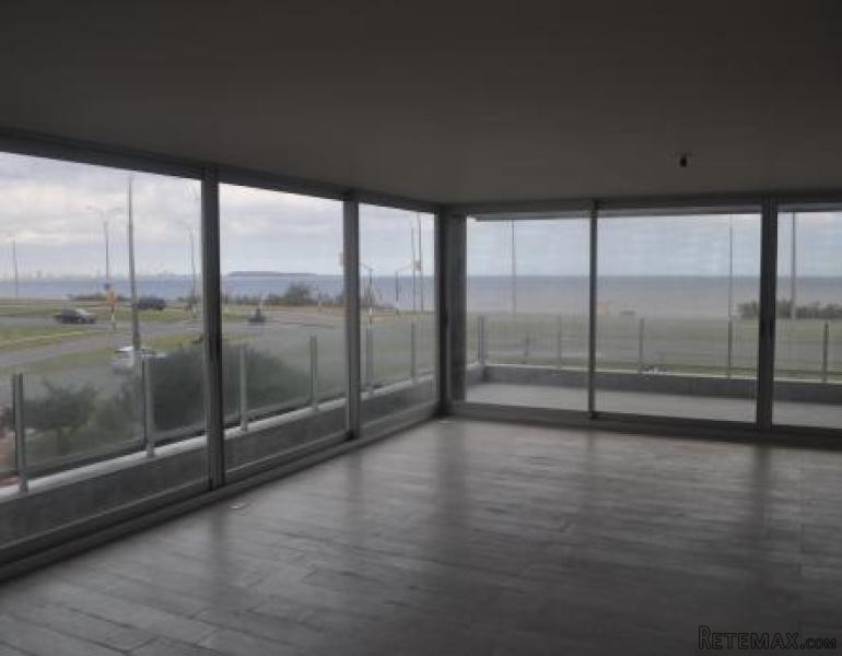 2 Bedroom Apartment - For Sale - Pinares