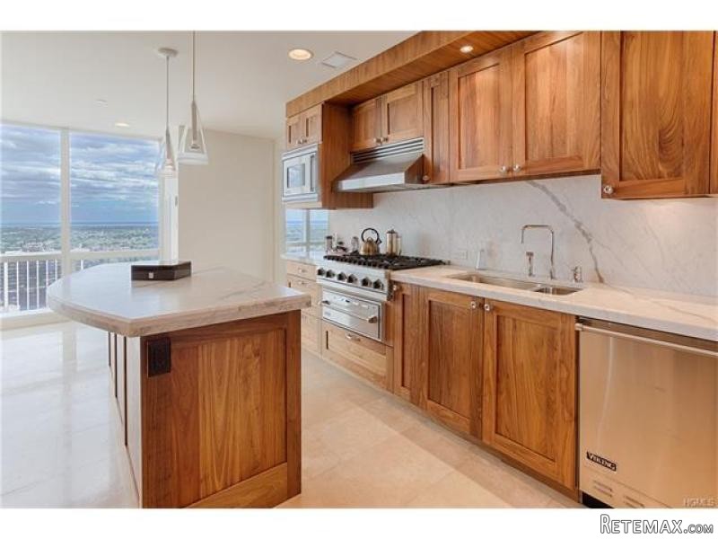 2 bedroom House For Sale: 1 Renaissance.. - 2