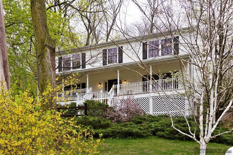 3 bedroom House For Sale: 9 Meadowbrook..