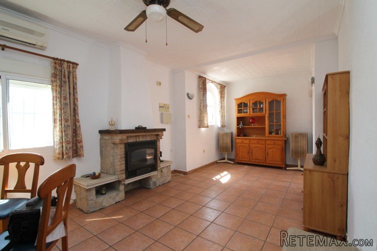 Beautiful villa in a quiet street and with a just 500m walk.. - 3