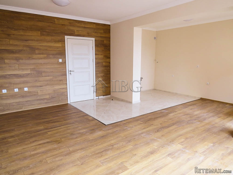 Spacious 2-bedroom apartment in Palm..