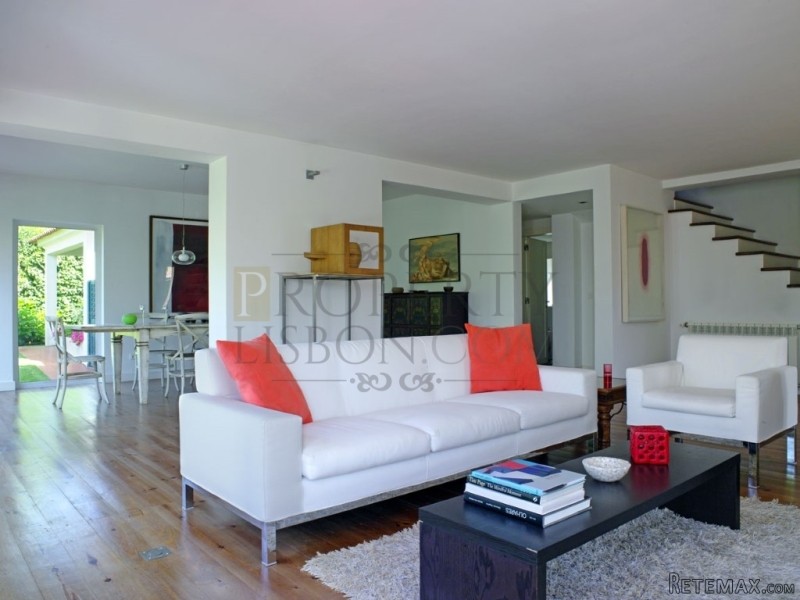 T4+1 Lisbon Apartment with garden for..
