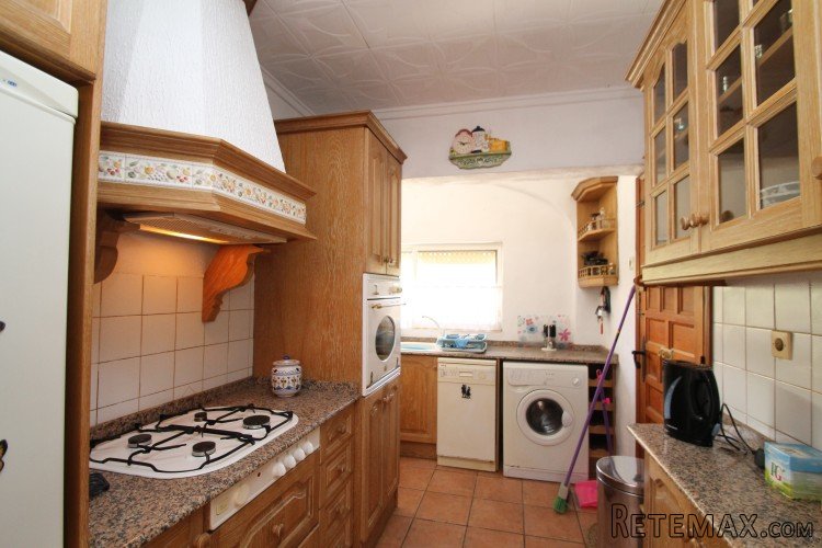 Beautiful villa in a quiet street and with a just 500m walk.. - 5