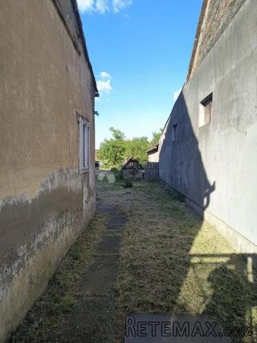 KUĆA ZA RUŠENJE- BISTRINCI