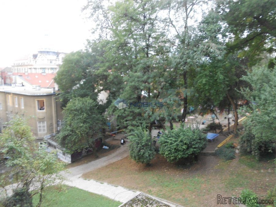 Zagreb, uži centar, Tomićeva, pogled na Gornji i Donji grad - 7