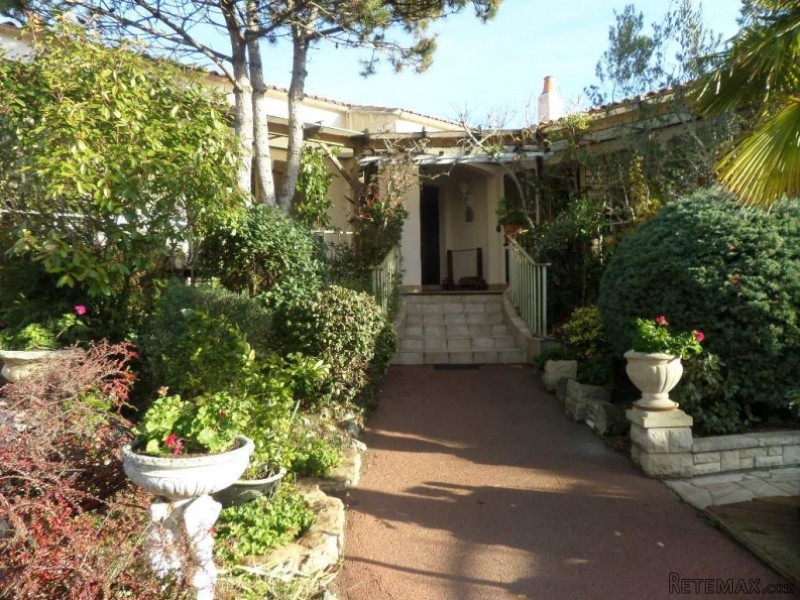 4 Bedrooms - Maison - For Sale
