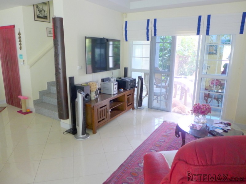 Modern 3 bedroom pool home in secure.. - 2