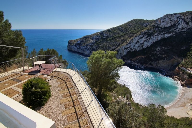 Newly build villa with spectacular sea..