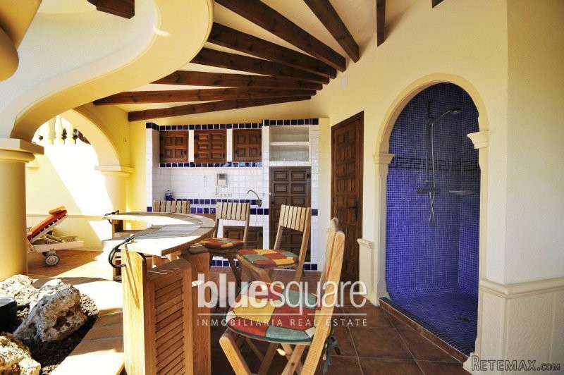 Superb 5 Bedroom House with Panoramic.. - 2
