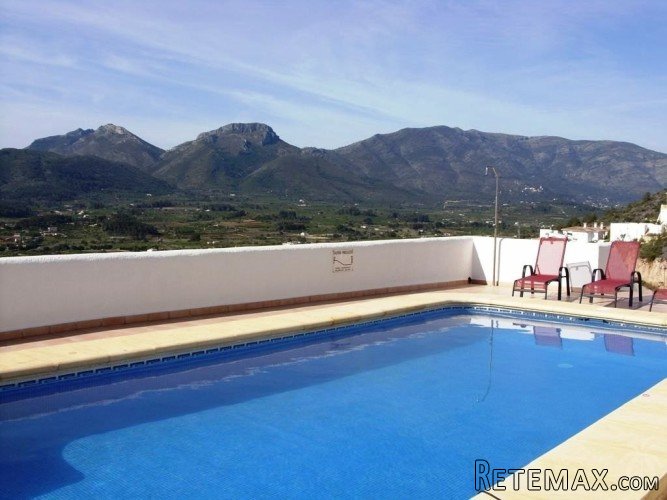 A beautifully presented detached villa boasting spectacular.. - 2