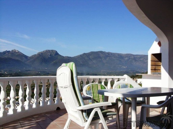 A beautifully presented detached villa boasting spectacular.. - 3