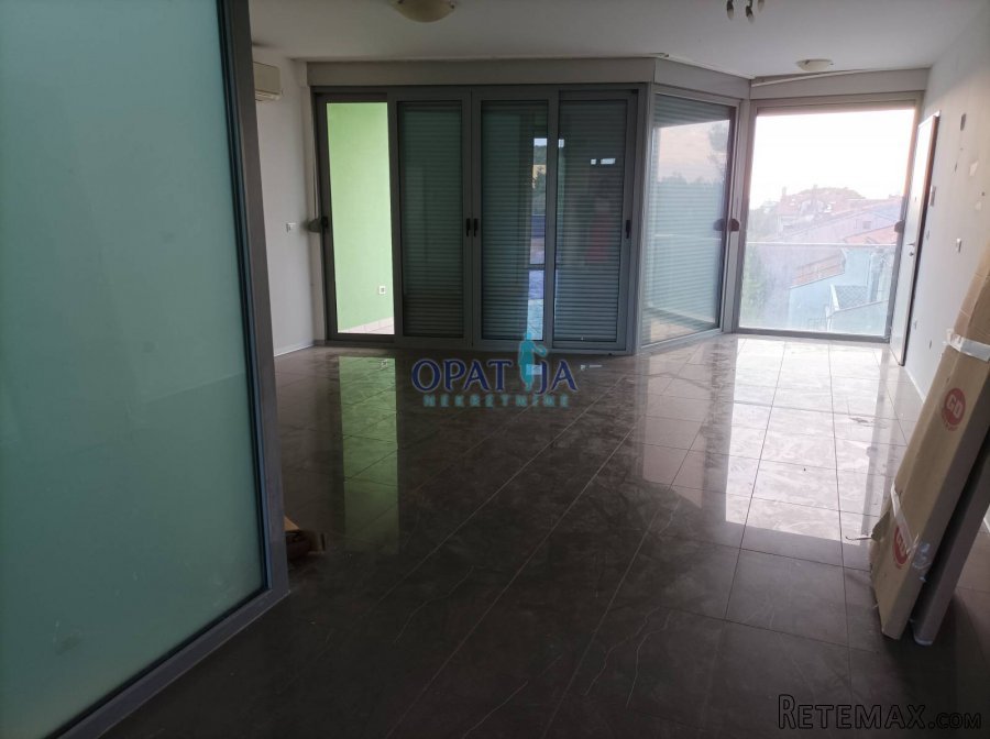 Dvoetažni apartman u Zambratiji !