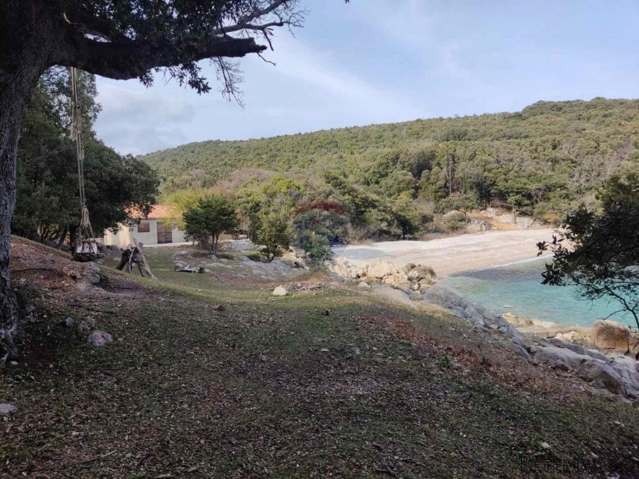 OTOK CRES - NEGRAĐEVINSKO ZEMLJIŠTE UZ MORE - 3