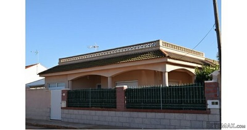 * LARGE 2 BED BEACH LOCATION VILLA WITH..