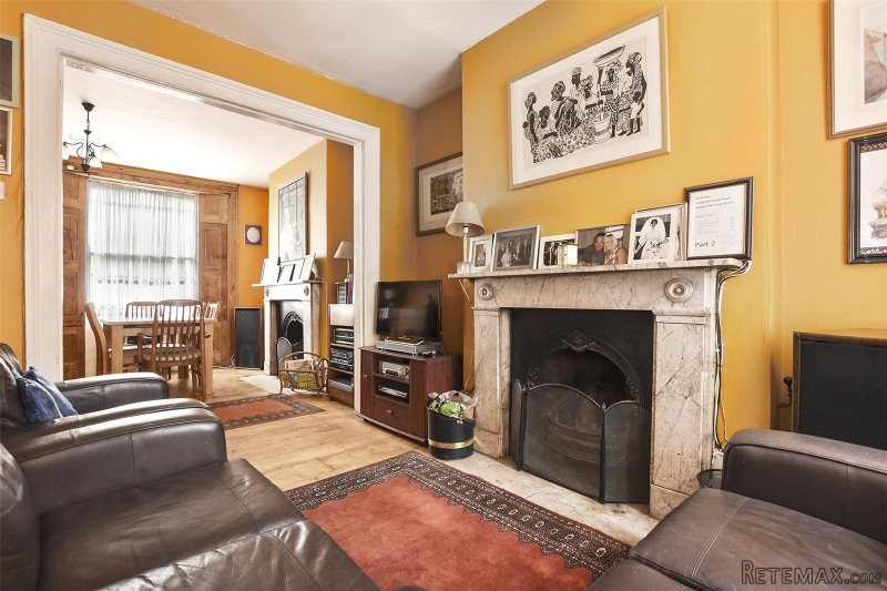4 Bedroom House, Freehold - 2