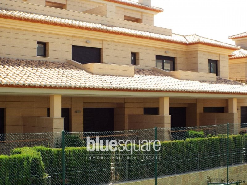 New 4 bedroom townhouse close to the.. - 2