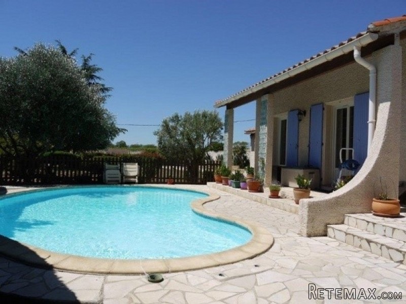 Single Storey Villa With Two Garages..