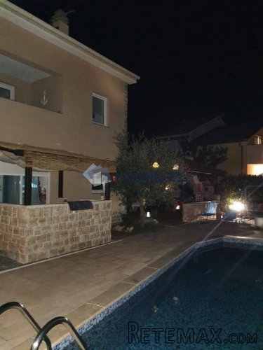 Otok Krk, Pinezići, stan 75 m2, bazen - 2