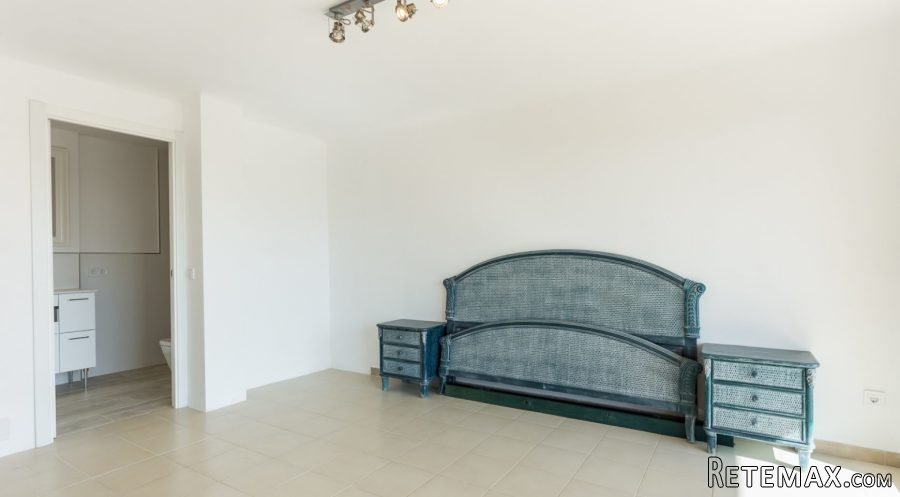 Well located 2 bedroom 2 bathroom apartment for sale in the.. - 2