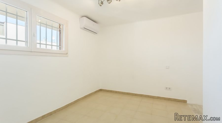Well located 2 bedroom 2 bathroom apartment for sale in the.. - 3