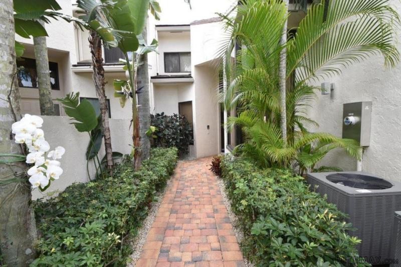 19521 Island Court Dr, Boca Raton, FL -.. - 2
