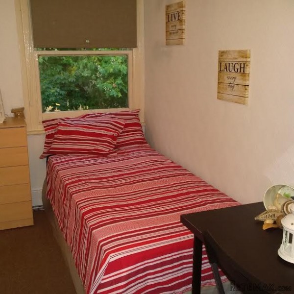 Lovely Single Bedroom In Freshly..