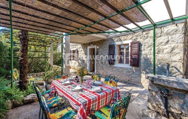 Mošćenička Draga, prekrasna kamena kuća s 2 stana i garažom - 6