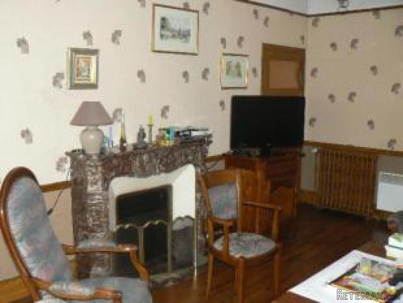 Village Property, Well Appointed - 2