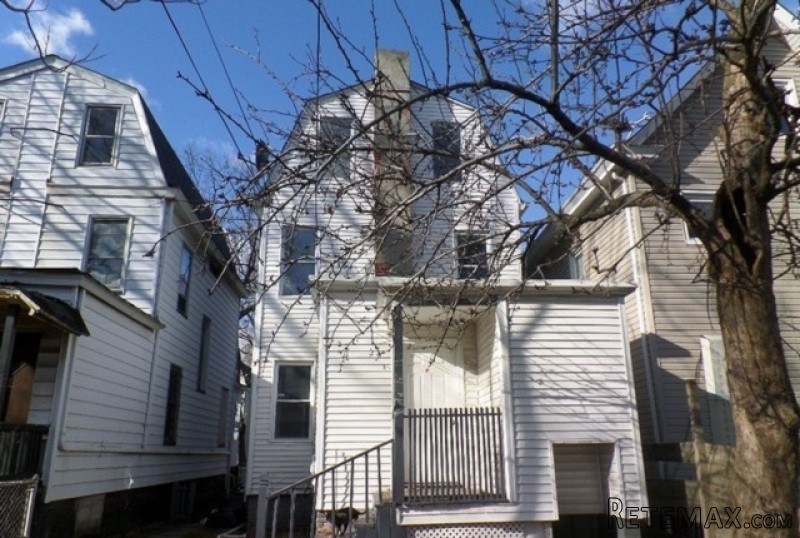 86 N 16th St East Orange, NJ, 07017.. - 2